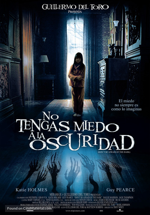 Don&#039;t Be Afraid of the Dark - Spanish Movie Poster