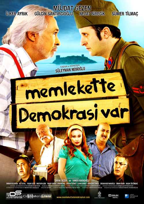 Memlekette demokrasi var - Turkish Movie Poster