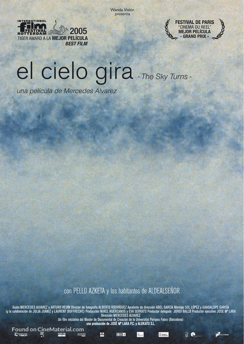 El cielo gira - Spanish Movie Poster