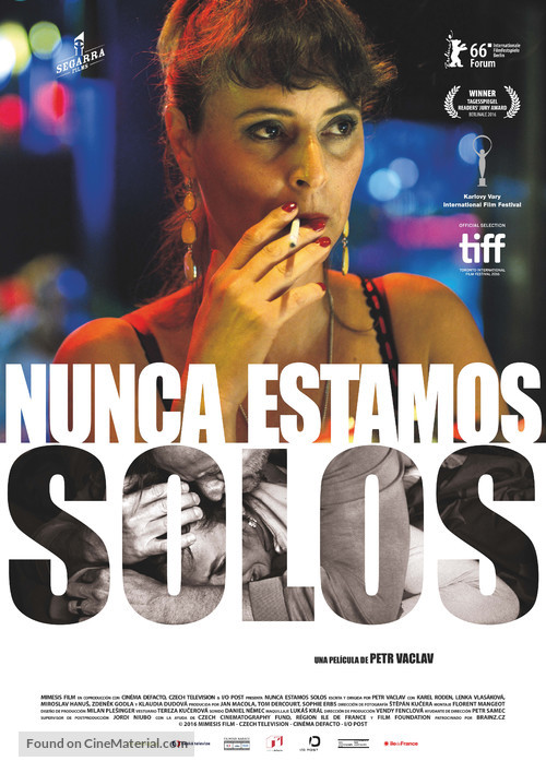 Nikdy nejsme sami - Spanish Movie Poster