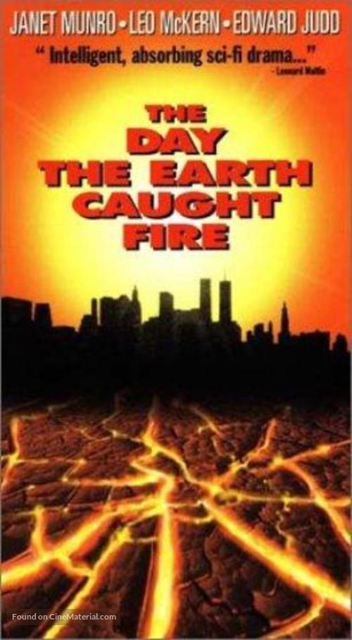 The Day the Earth Caught Fire - Movie Cover