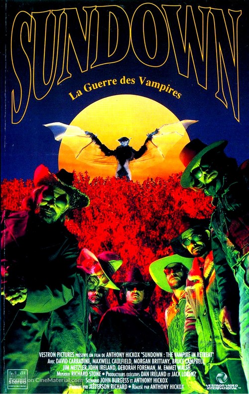 Sundown: The Vampire in Retreat - French VHS movie cover