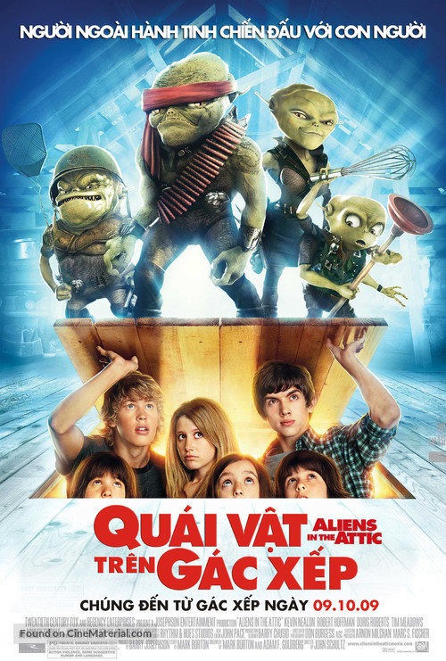 Aliens in the Attic - Vietnamese Movie Poster