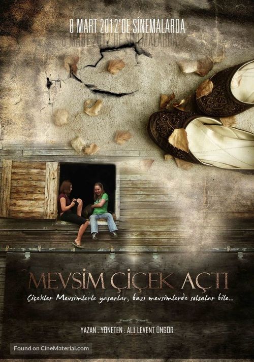 Mevsim &ccedil;i&ccedil;ek a&ccedil;ti - Turkish Movie Poster