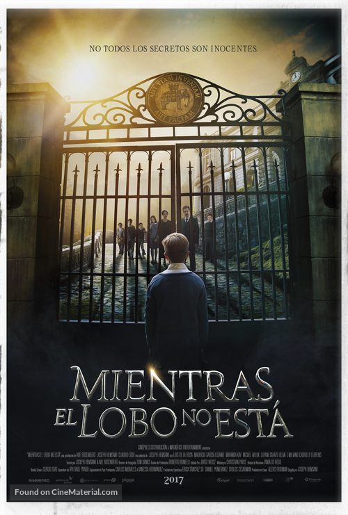 Mientras el Lobo No Est&aacute; - Mexican Movie Poster