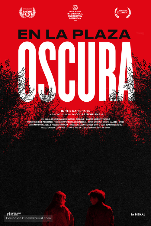 En la plaza oscura - Argentinian Movie Poster
