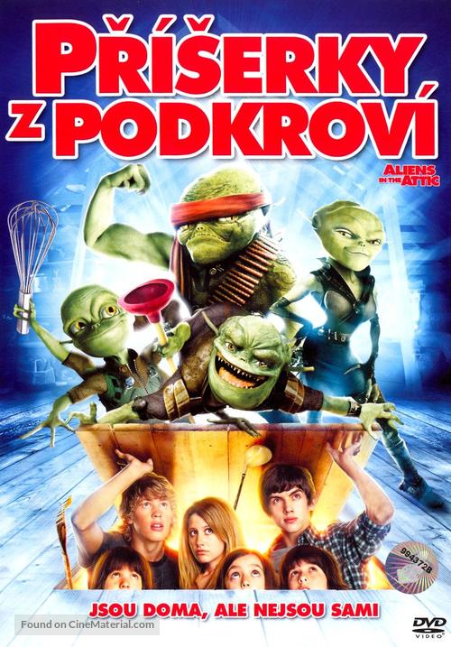 Aliens in the Attic - Czech Movie Cover
