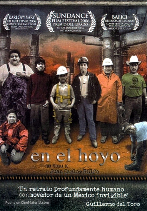 En el hoyo - Mexican Movie Poster